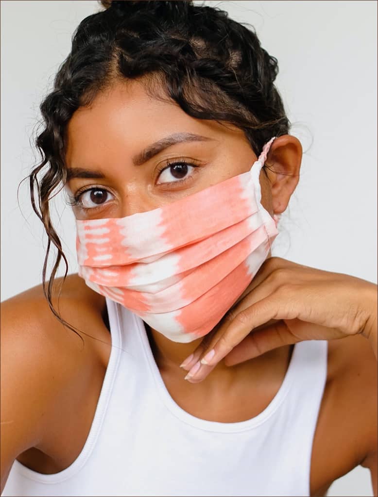 Maskne and the best skincare treatments to avoid it.